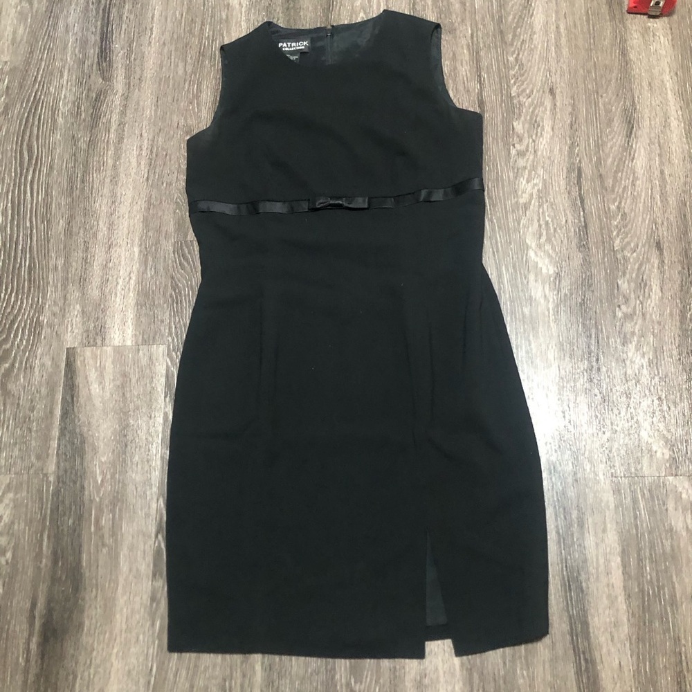 Patrick Collection Sleeveless Little Black Dress Lined Sheath Bow Detail Size 10
